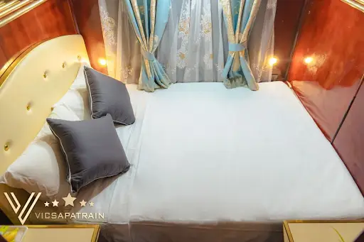 VIC Sapa Train: Luxury Overnight Train Hanoi to Sapa 2 Vip Cabin - Double Bed