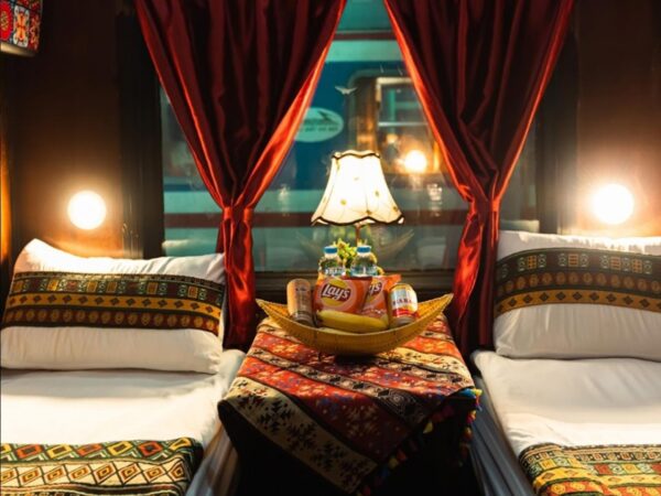 Family Express Train from Hanoi to Lao Cai - Sapa