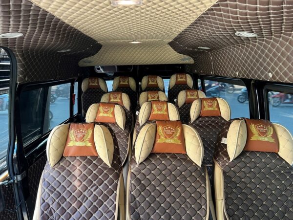 Alternative view of Private Car from Hanoi Airport to Hanoi Old Quarter