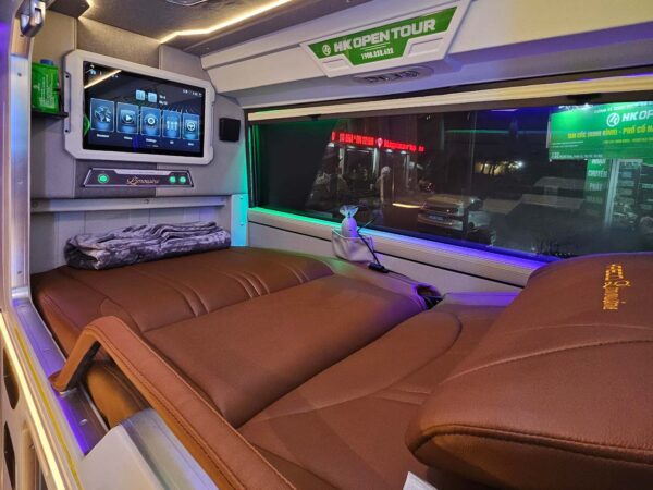 HK Open Tour Hanoi Sapa Bus VIP Cabin