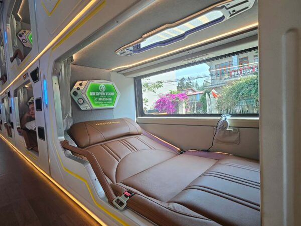 HK Open Tour Hanoi Sapa Bus VIP Cabin