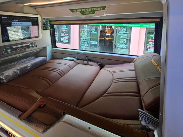 HK Open Tour Hanoi Sapa Bus VIP Cabin