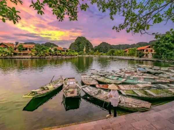 1-Day Tour from Hanoi: Hoa Lu - Tam Coc
