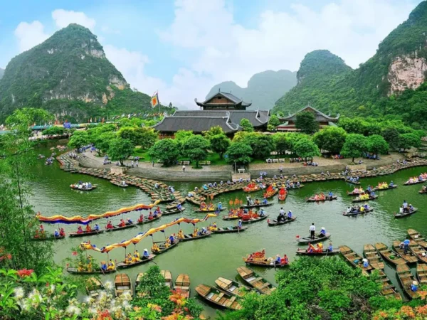 1-Day Tour from Hanoi: Hoa Lu - Trang An - Mua Cave