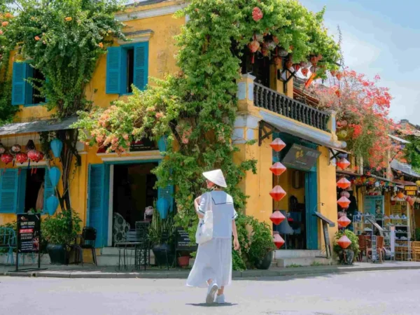 Half-Day Tour: Marble Mountain & Hoi An Ancient Town from Da Nang