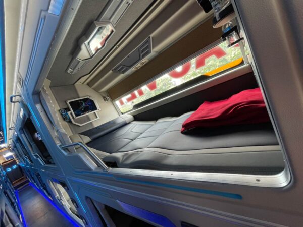 Sao Viet Bus: Hanoi to Sapa VIP Cabin Bus