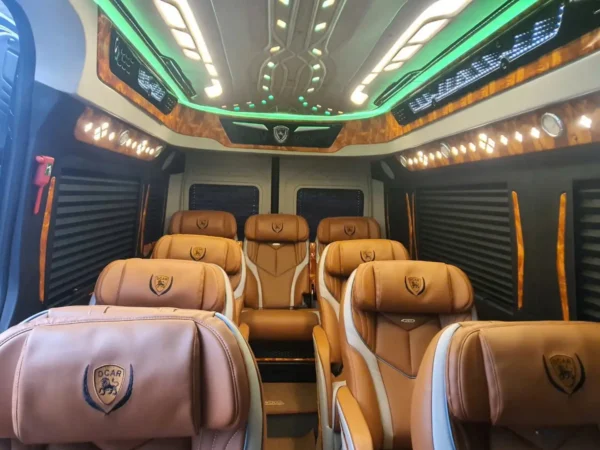 Alternative view of Private Limousine Transfer from Sapa to Ha Giang (9–11 Seats)