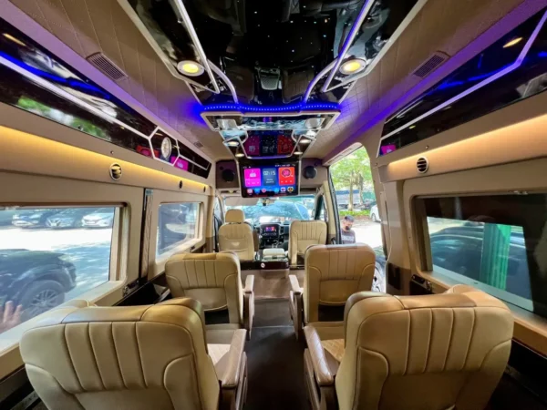 Alternative view of Private Limousine from Sapa to Halong Bay (9–11 Seats)
