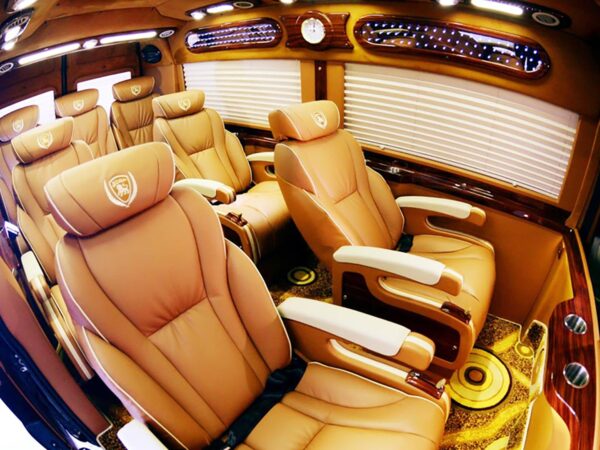 From Hanoi to Sapa by Limousine 9 Seats