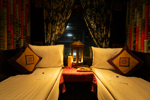 Chapa Express Train: Unwind on the Hanoi to Sapa Rail Adventure 2 Cabin Location